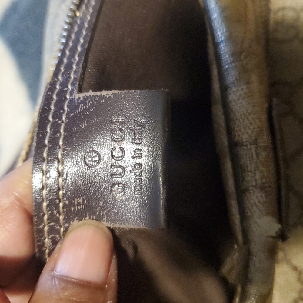 Authentic Large Gucci GG Supreme Crossbody Bag - Picture 2 of 16